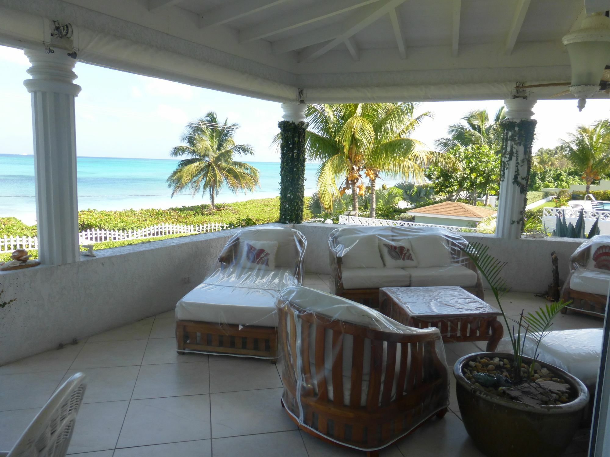 Four Bedroom Oceanfront Villa Nassau Exteriér fotografie